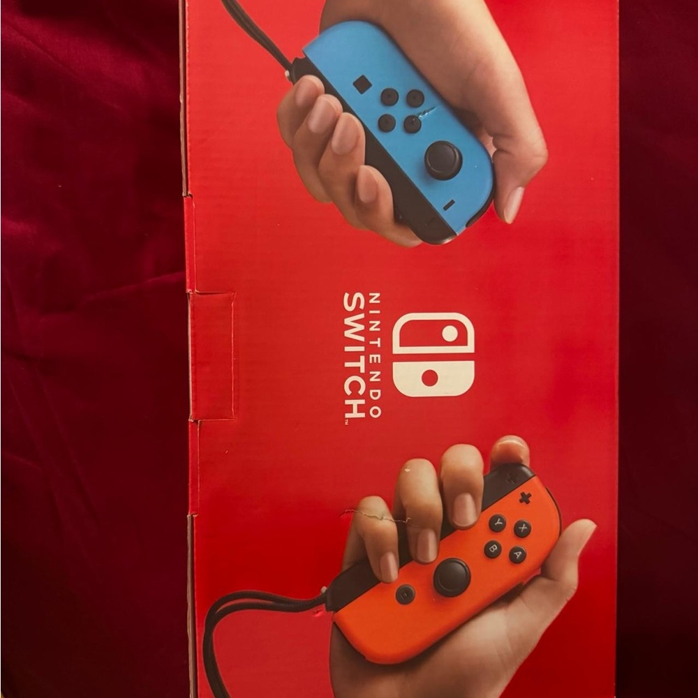 Nintendo Switch - Picture 3 of 3